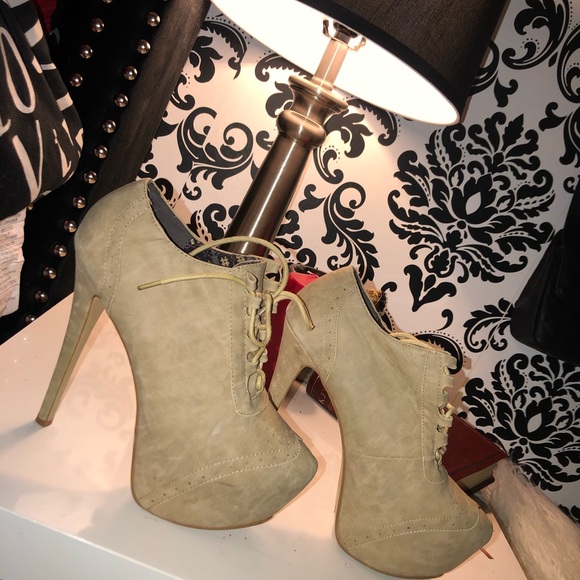 Booties - Picture 3 of 4